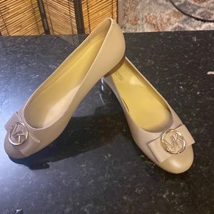 Like New Michael Kors Tan Ballet Flats